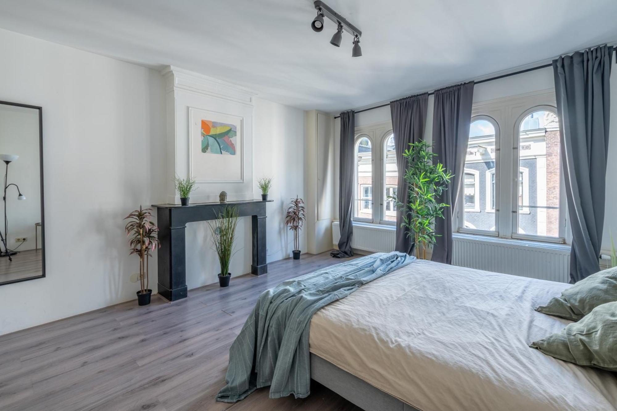 Отель Penthouse Amsterdam Dam Square Экстерьер фото