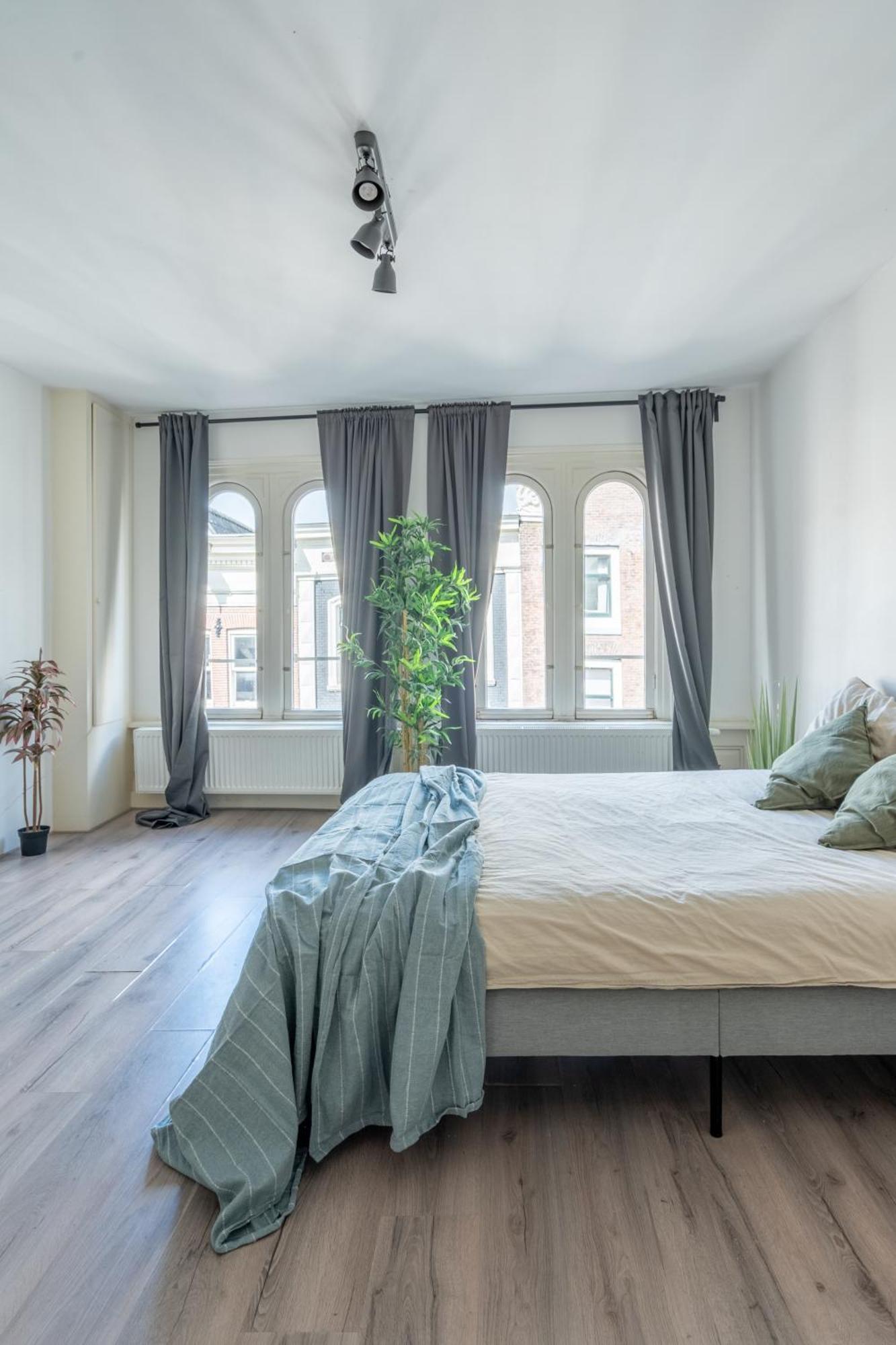 Отель Penthouse Amsterdam Dam Square Экстерьер фото