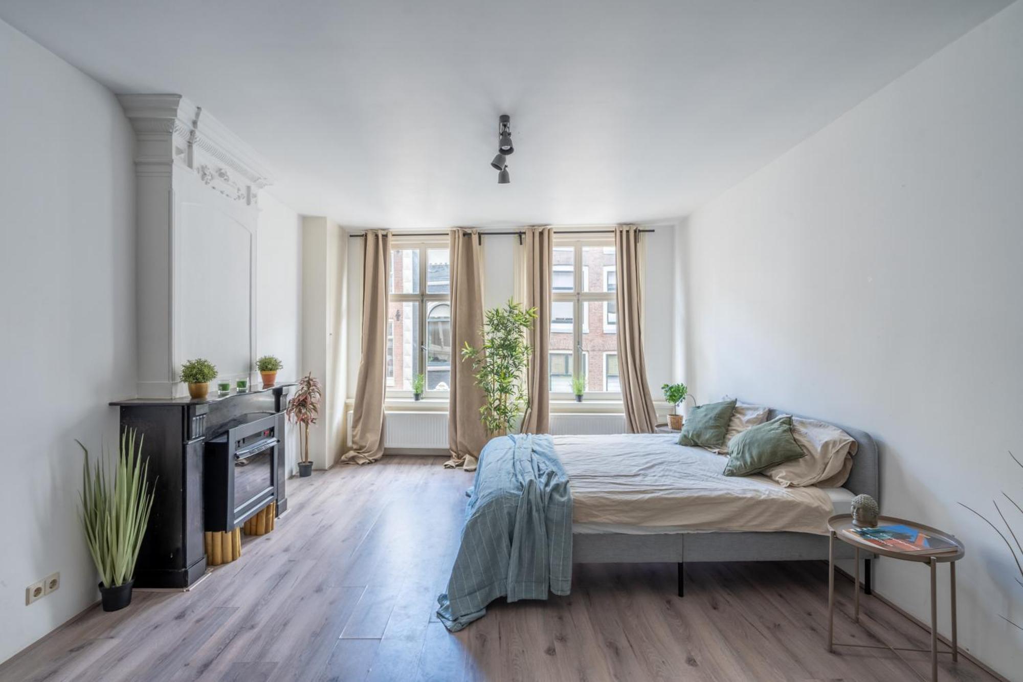Отель Penthouse Amsterdam Dam Square Номер фото